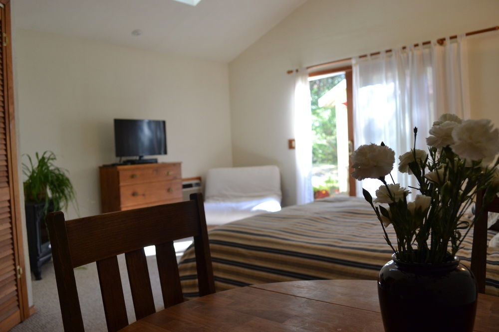 Backyard Garden Oasis Bed & Breakfast Middletown Екстериор снимка
