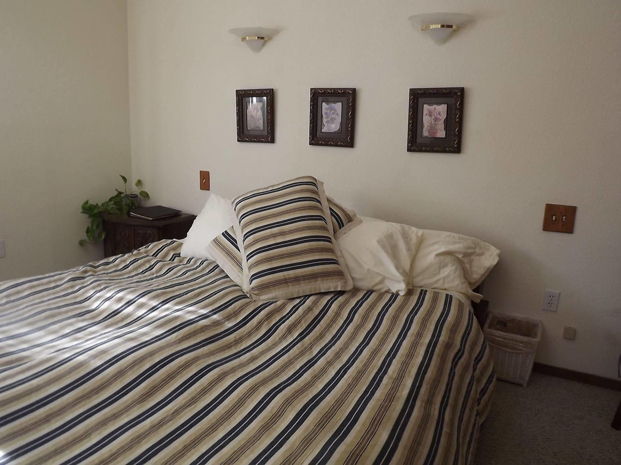 Backyard Garden Oasis Bed & Breakfast Middletown Екстериор снимка