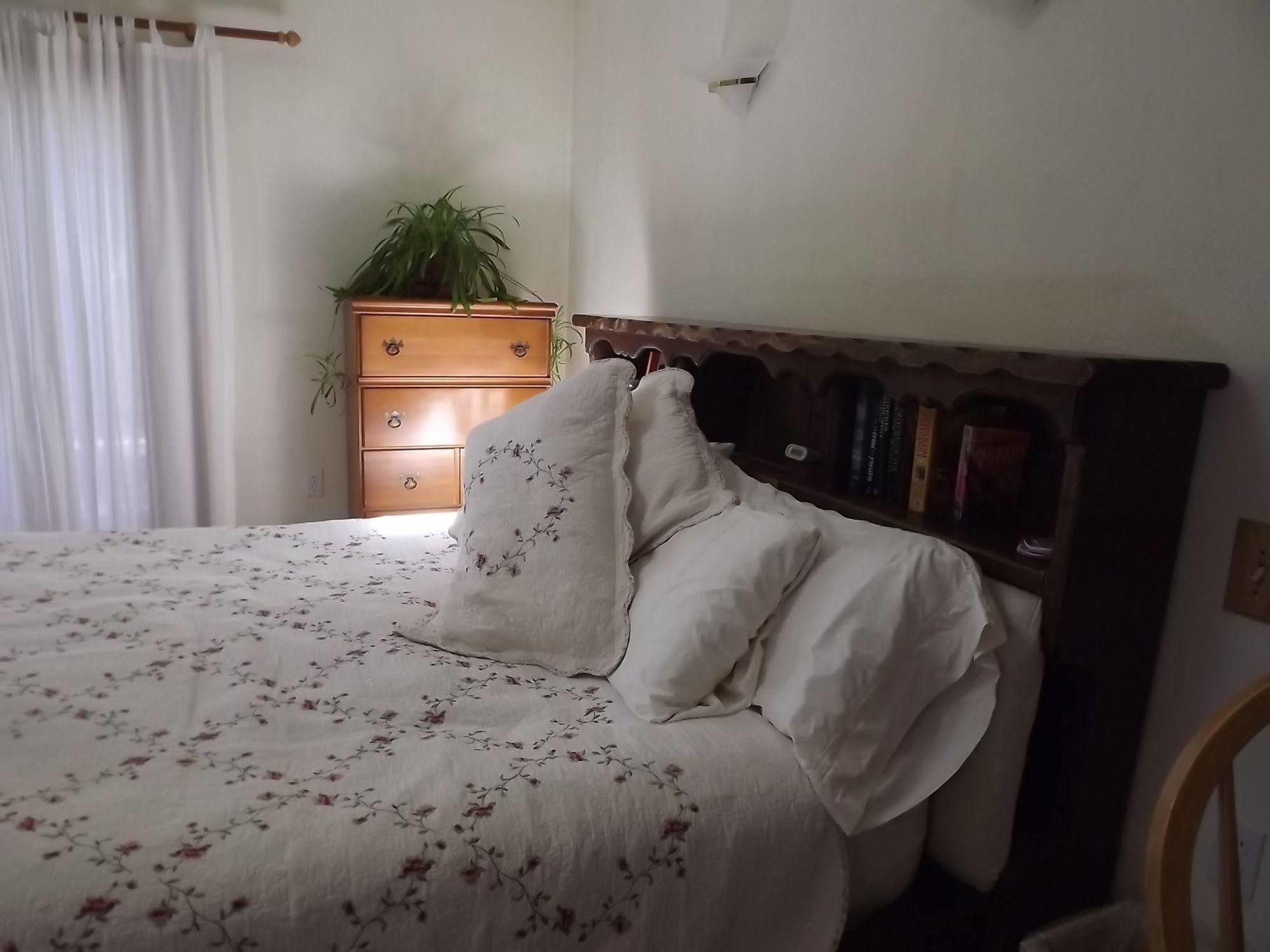 Backyard Garden Oasis Bed & Breakfast Middletown Екстериор снимка